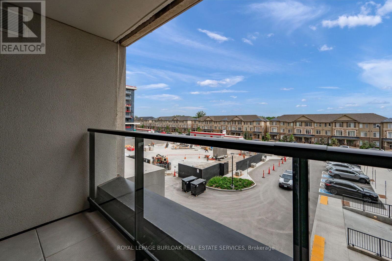 Photo 17 of 326 3200 William Coltson Avenue, Oakville ON