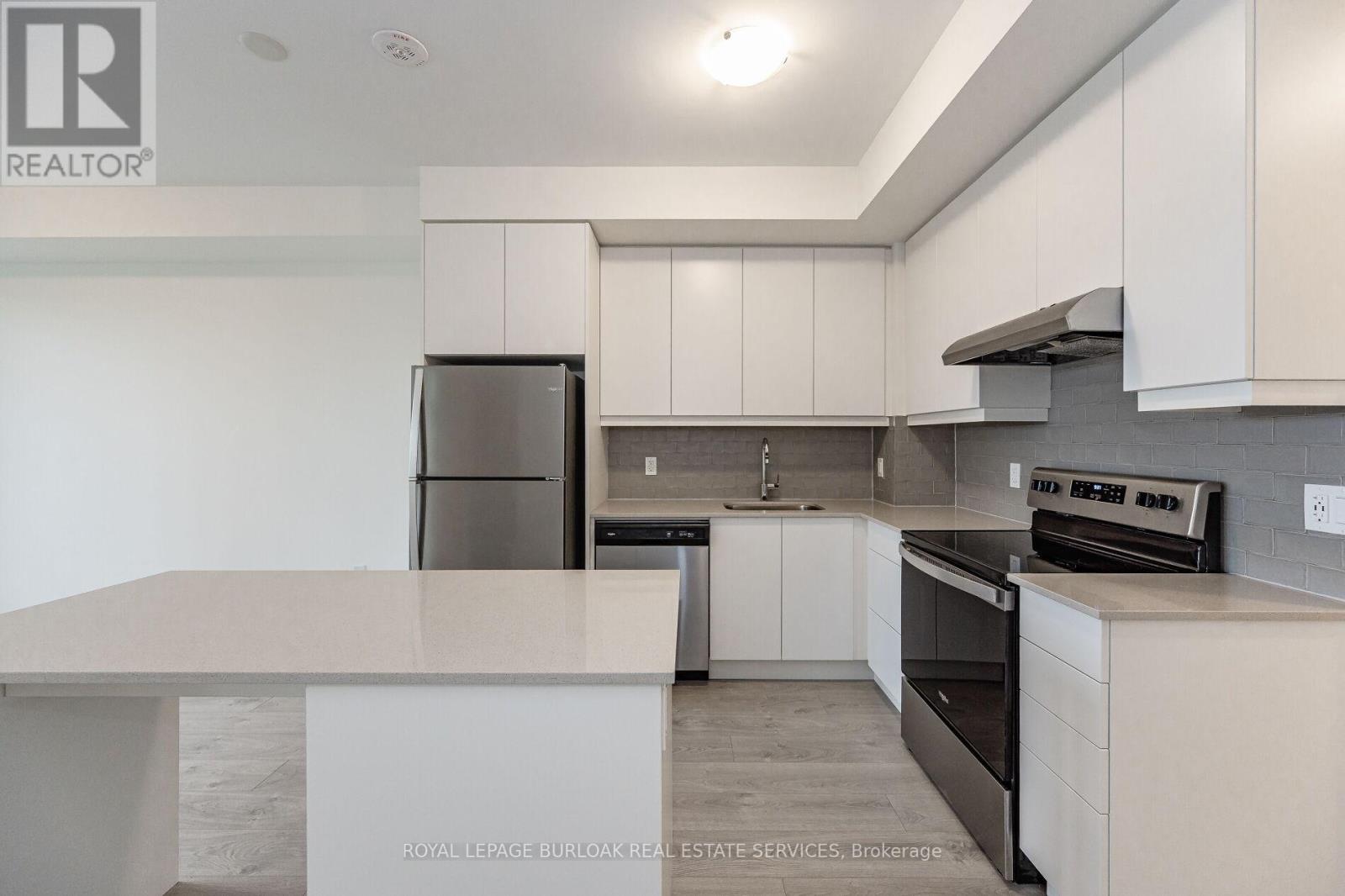Photo 2 of 326 3200 William Coltson Avenue, Oakville ON