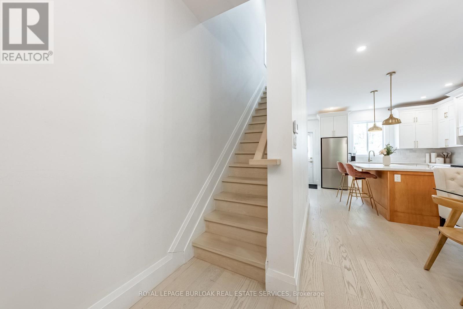 Photo 18 of 302 Dunsmure Road, Hamilton ON
