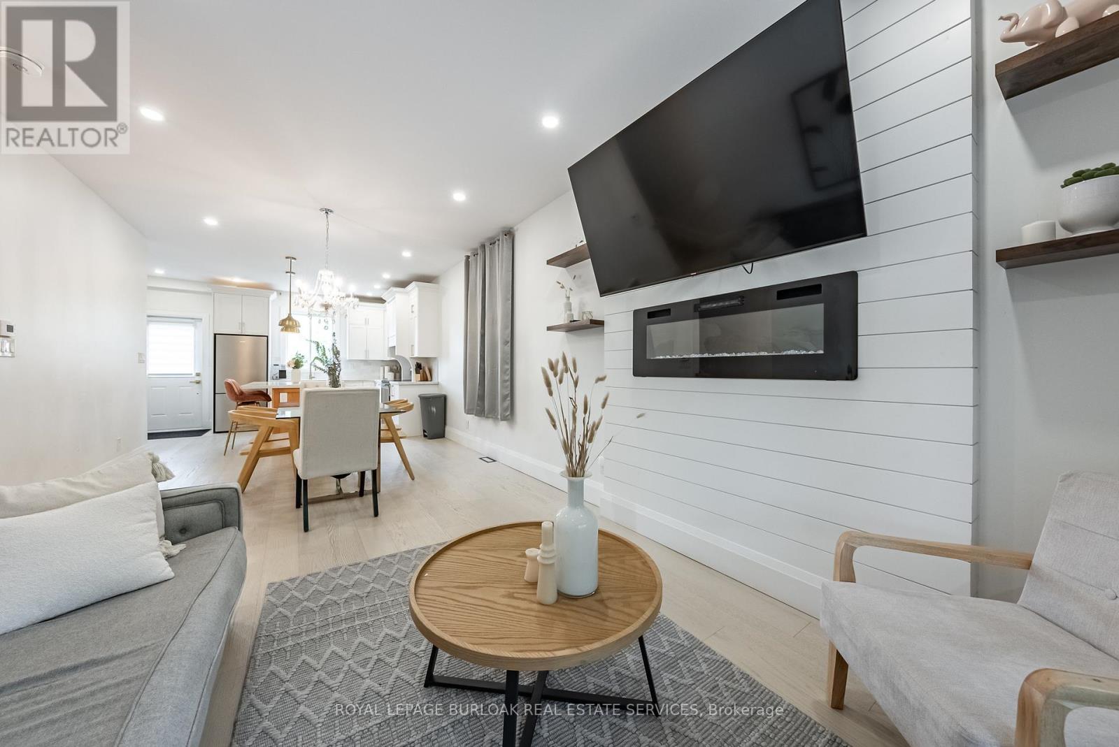 Photo 24 of 302 Dunsmure Road, Hamilton ON