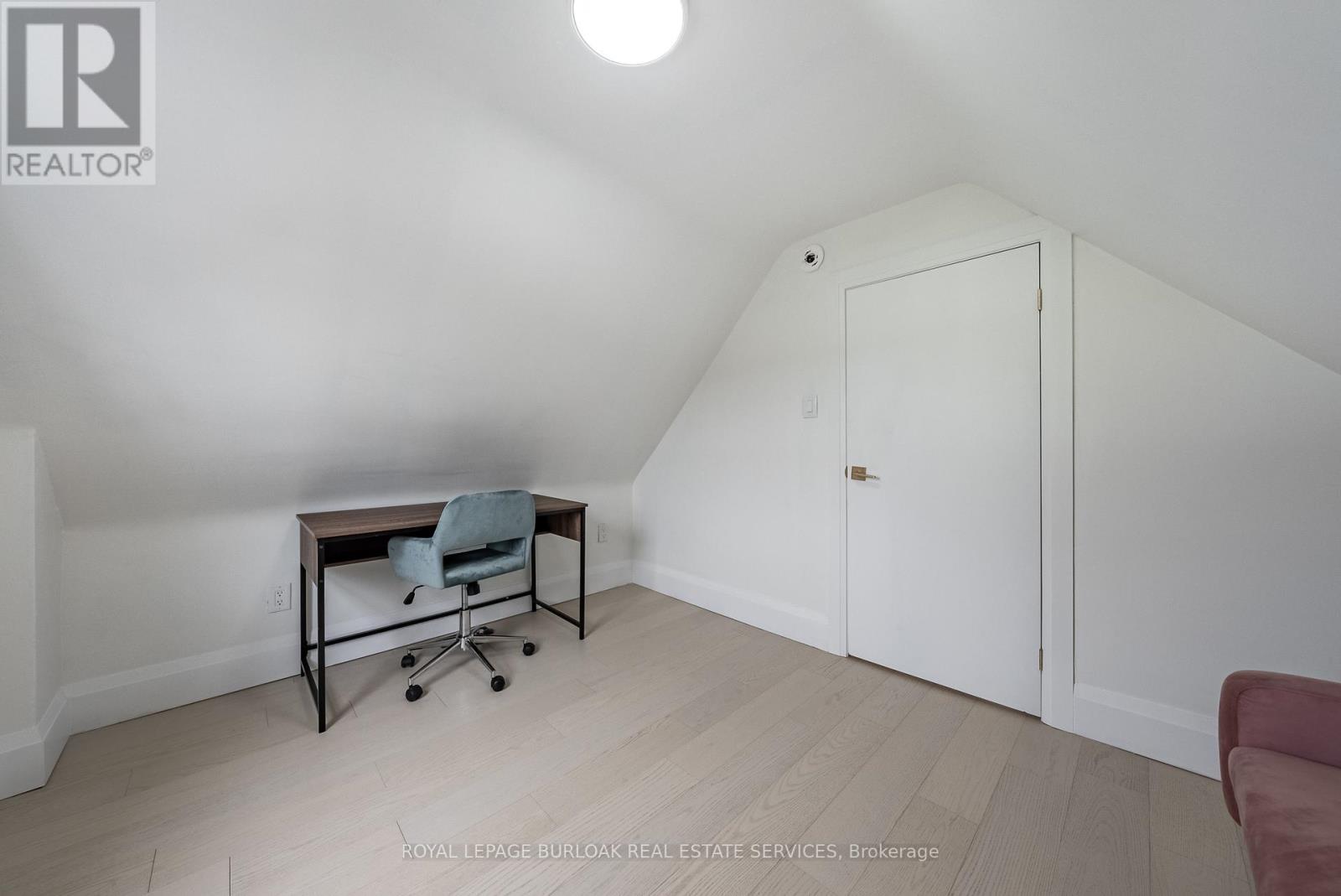 Photo 2 of 302 Dunsmure Road, Hamilton ON