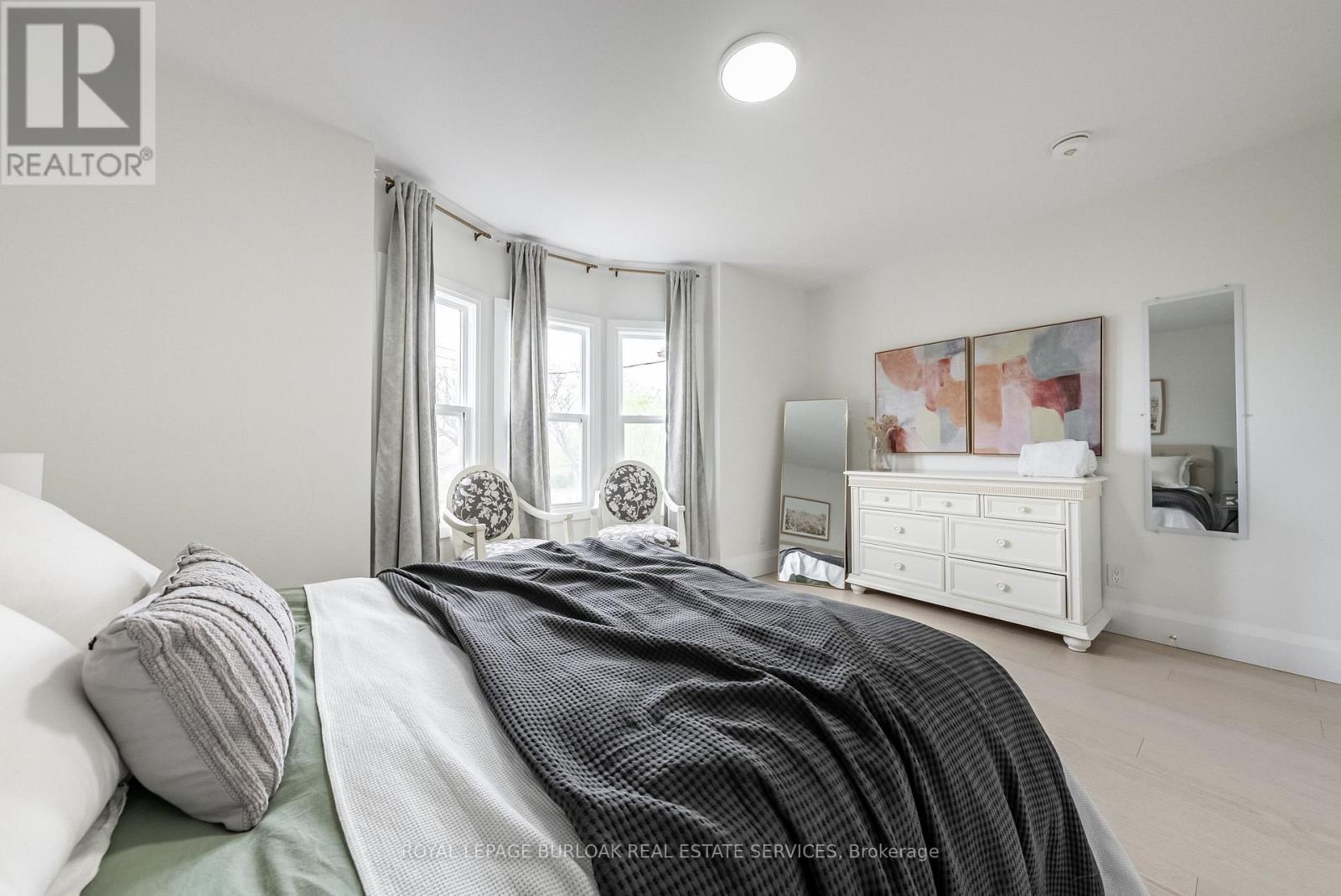 Photo 20 of 302 Dunsmure Road, Hamilton ON
