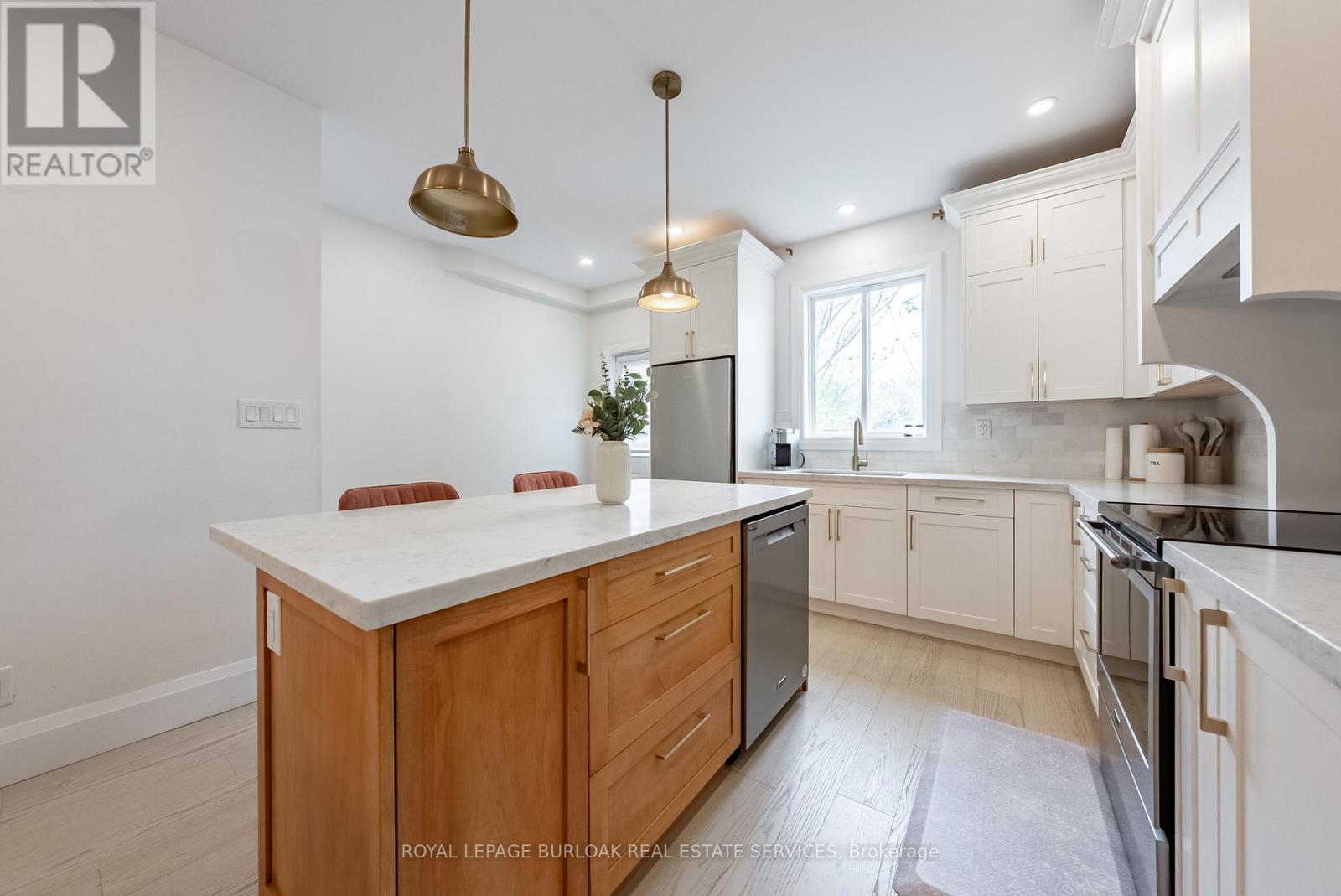Photo 22 of 302 Dunsmure Road, Hamilton ON