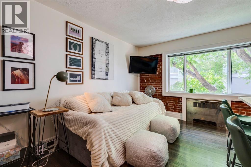 Photo 11 of 26 330 19 Avenue Sw, Calgary AB