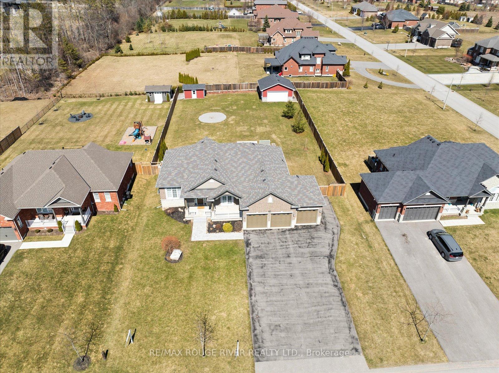 Photo 30 of 38 Charles Tilley Crescent, Clarington ON