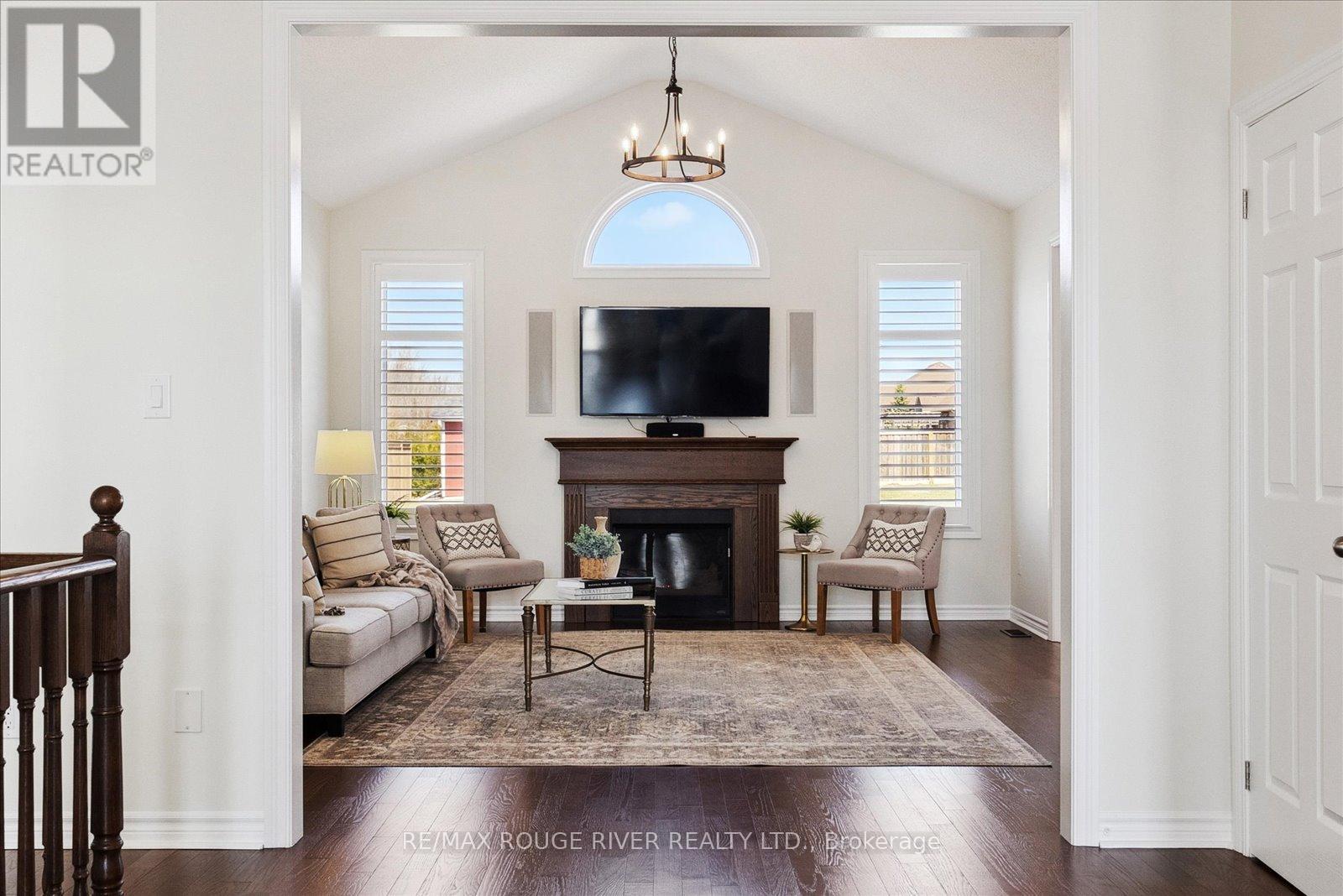 Photo 25 of 38 Charles Tilley Crescent, Clarington ON
