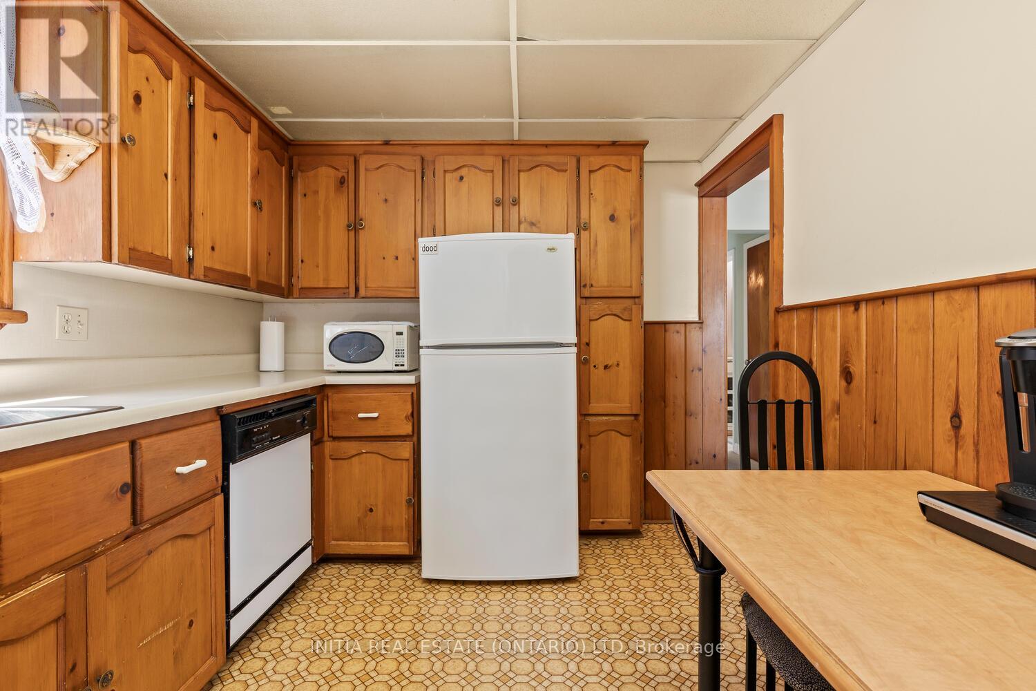Photo 3 of 38 North Edgely Avenue, Toronto ON