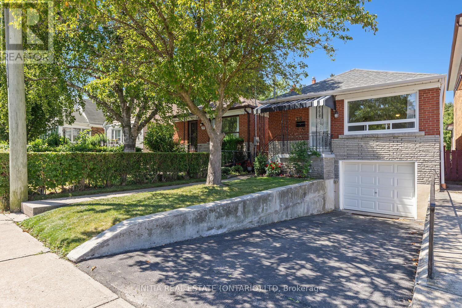 Photo 19 of 38 North Edgely Avenue, Toronto ON