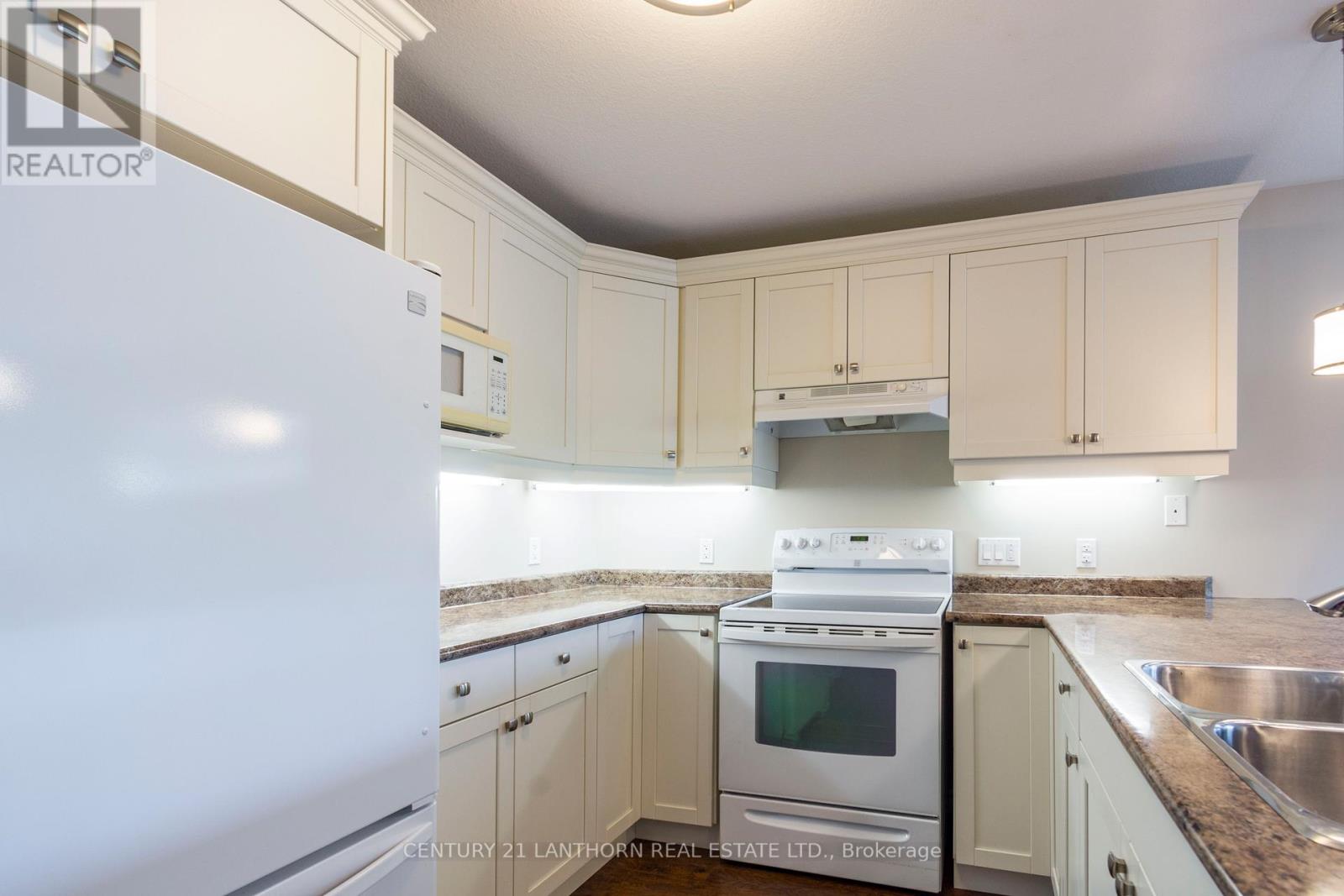 Photo 20 of 36 Tessa Boulevard, Belleville ON