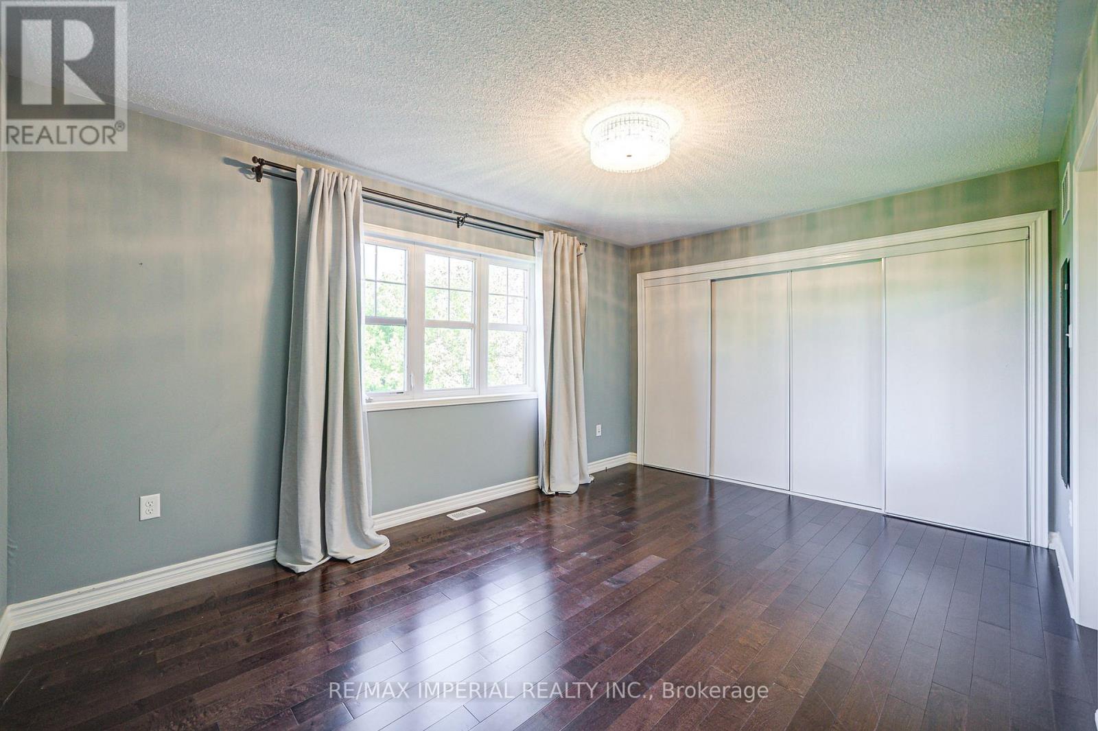 Photo 4 of 63 All Points Drive, Whitchurchstouffville ON