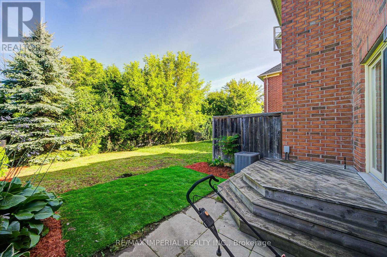 Photo 17 of 63 All Points Drive, Whitchurchstouffville ON