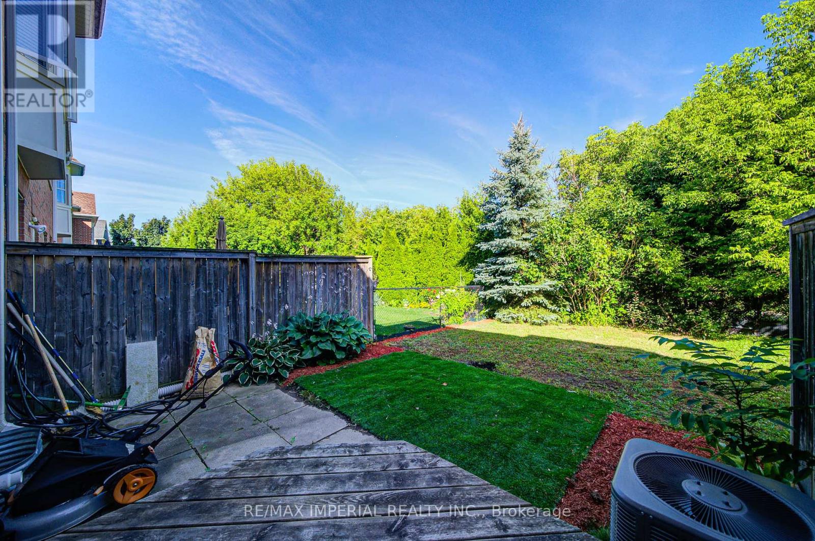 Photo 18 of 63 All Points Drive, Whitchurchstouffville ON