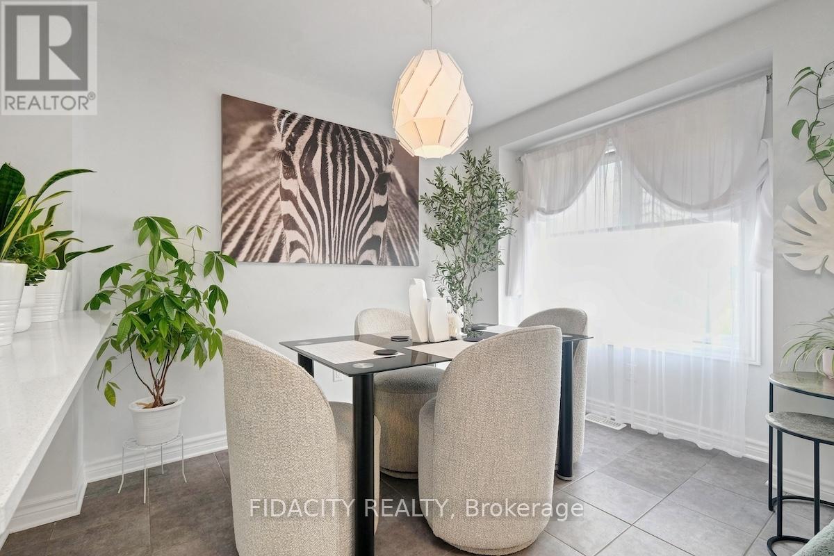 Photo 4 of 111 Gelderland Private, Ottawa ON
