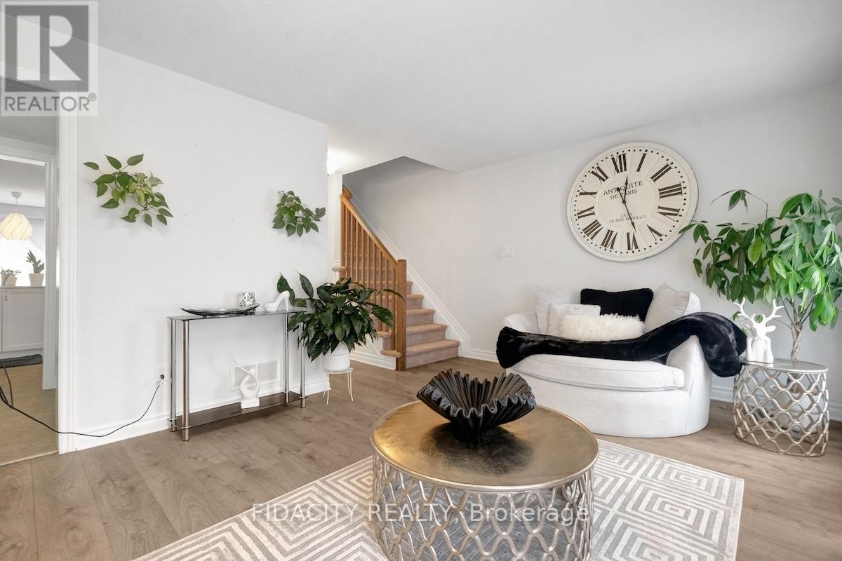 Photo 19 of 111 Gelderland Private, Ottawa ON