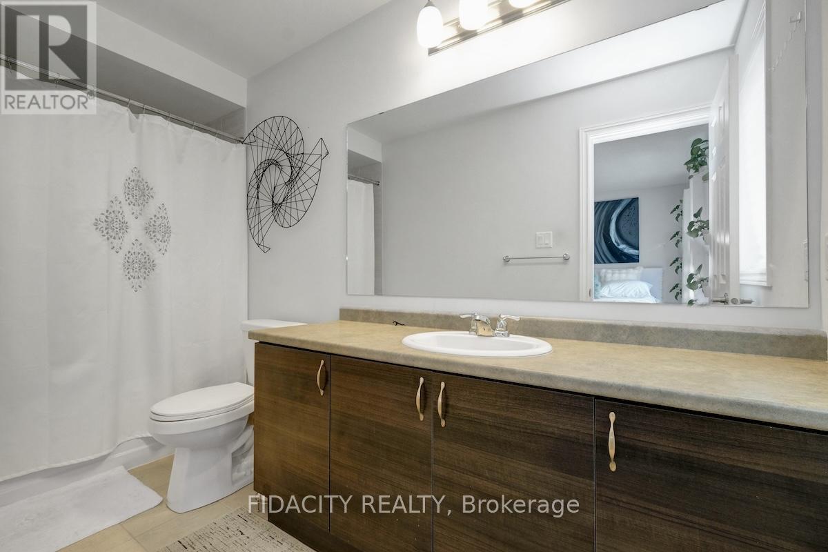 Photo 13 of 111 Gelderland Private, Ottawa ON