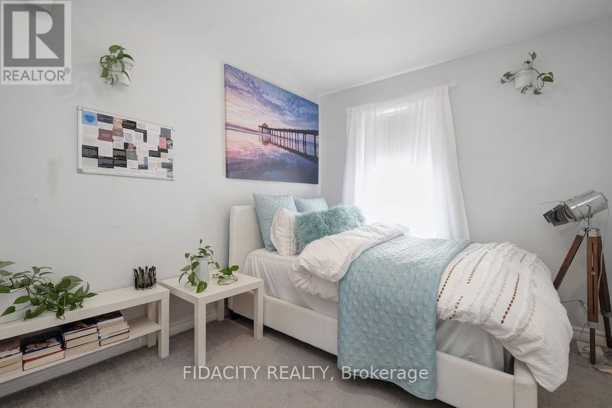 Photo 20 of 111 Gelderland Private, Ottawa ON