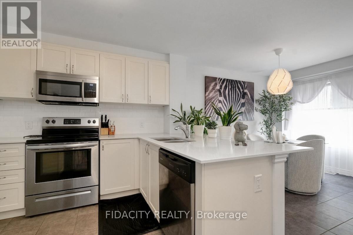 Photo 8 of 111 Gelderland Private, Ottawa ON