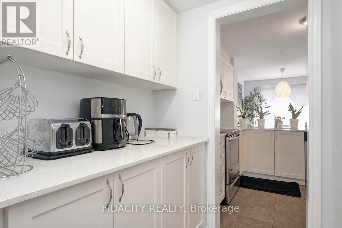 Photo 12 of 111 Gelderland Private, Ottawa ON