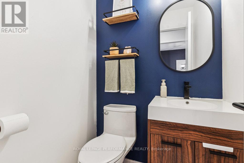 Photo 17 of 68 1732 Shamandura Lane, Ottawa ON