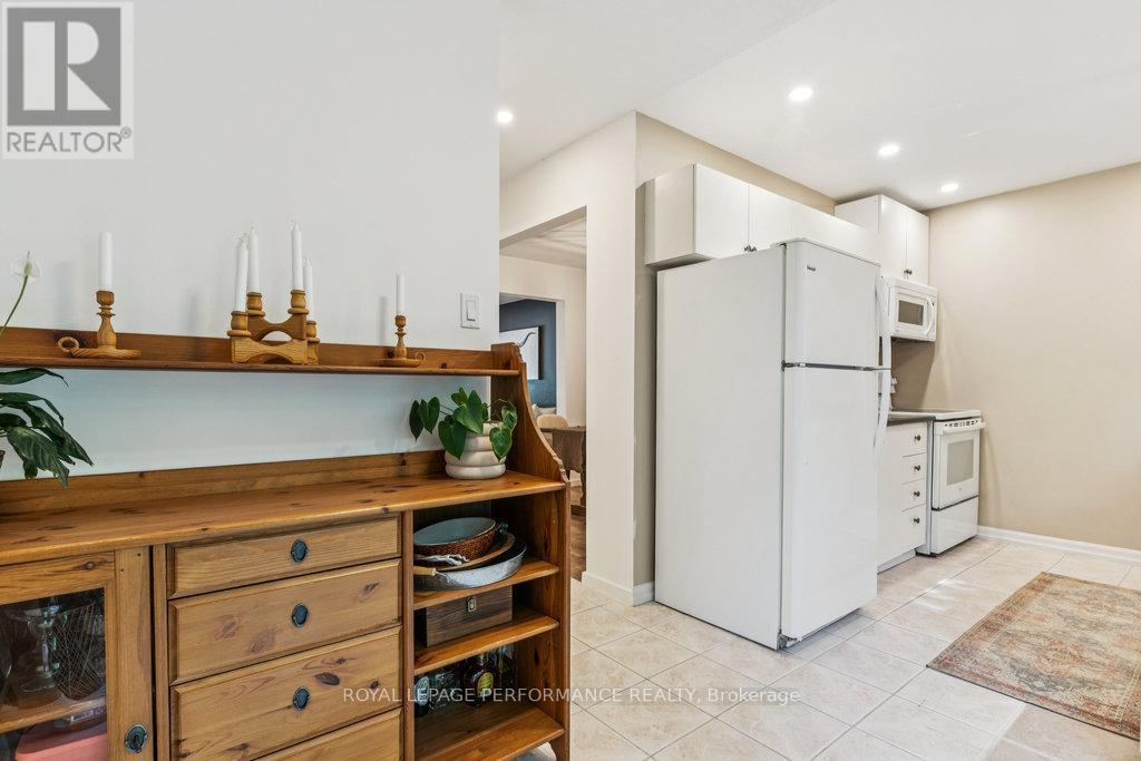 Photo 20 of 68 1732 Shamandura Lane, Ottawa ON