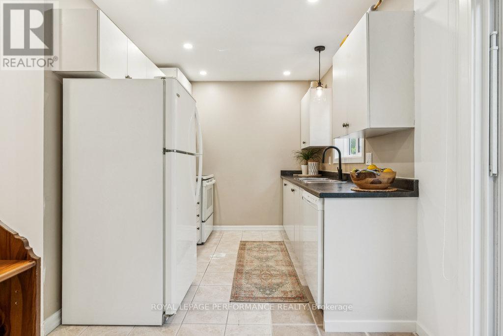 Photo 21 of 68 1732 Shamandura Lane, Ottawa ON