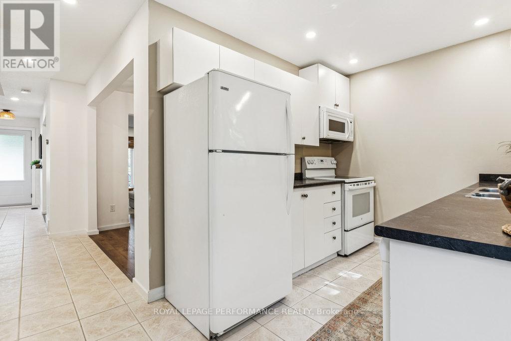Photo 23 of 68 1732 Shamandura Lane, Ottawa ON