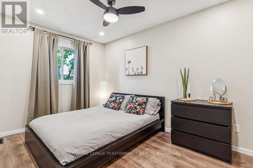 Photo 32 of 68 1732 Shamandura Lane, Ottawa ON