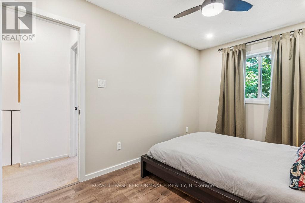 Photo 33 of 68 1732 Shamandura Lane, Ottawa ON