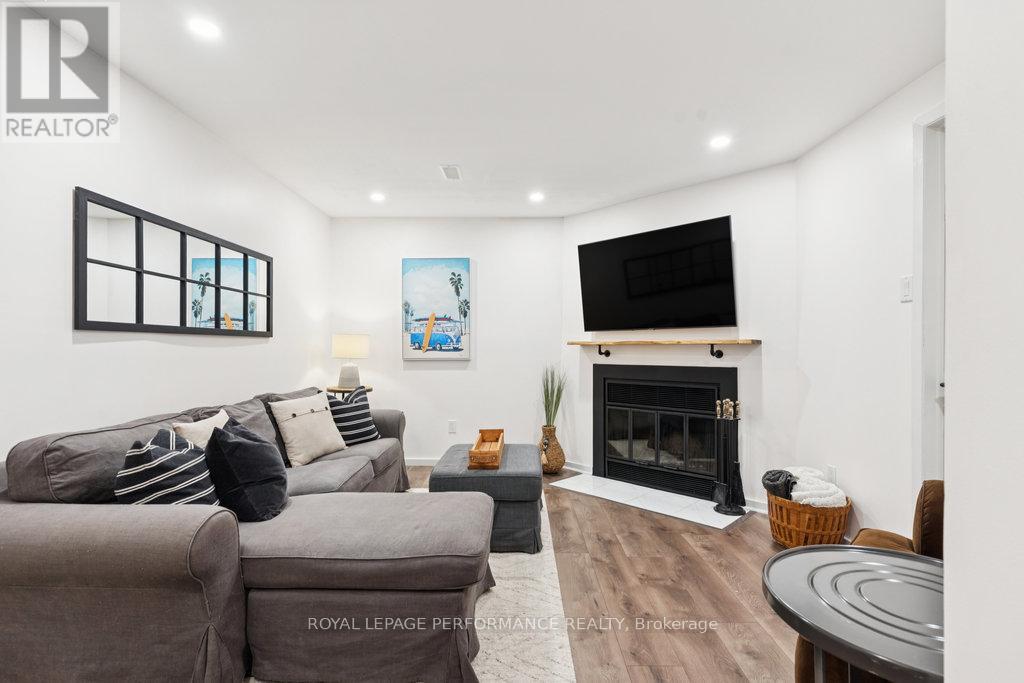 Photo 40 of 68 1732 Shamandura Lane, Ottawa ON