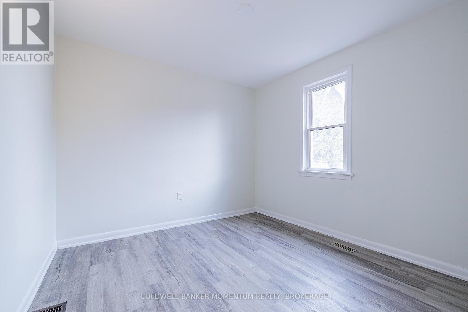 Photo 11 of 4759 Epworth Circle, Niagara Falls ON