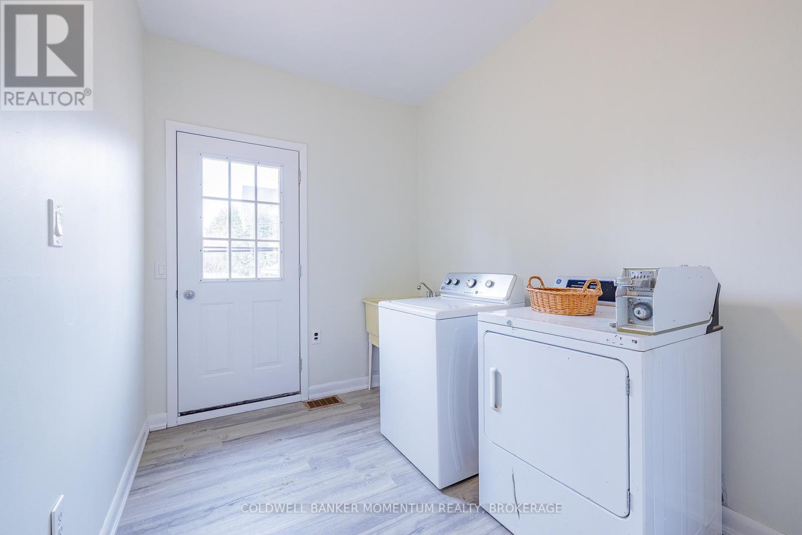 Photo 43 of 4759 Epworth Circle, Niagara Falls ON