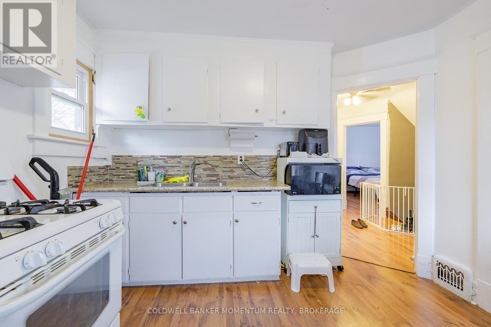 Photo 2 of 4759 Epworth Circle, Niagara Falls ON