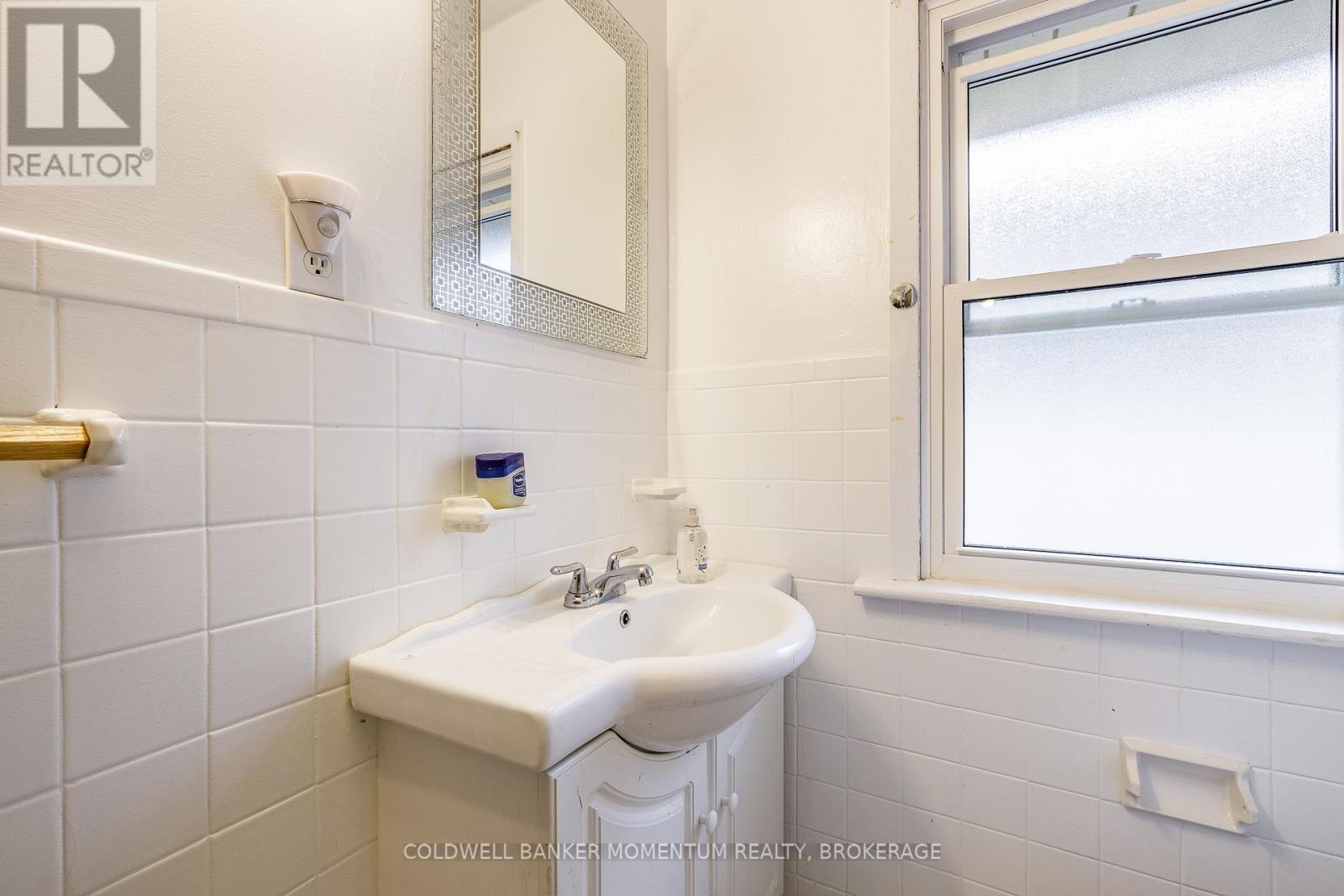 Photo 1 of 4759 Epworth Circle, Niagara Falls ON