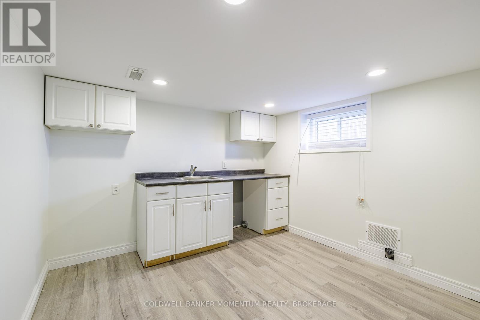 Photo 4 of 4759 Epworth Circle, Niagara Falls ON