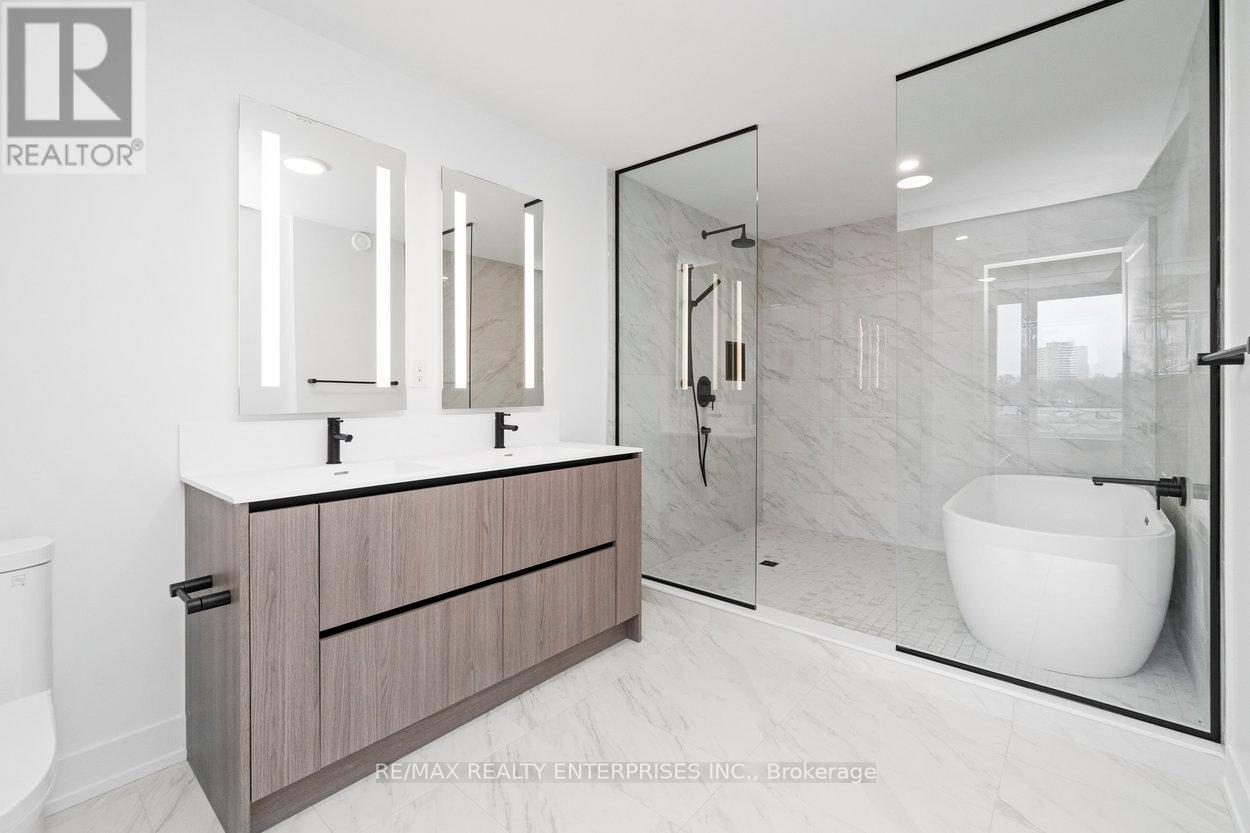 Photo 29 of 99 100 Coveside Drive, Mississauga ON