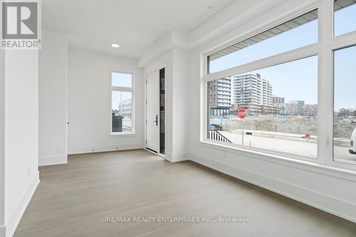 Photo 6 of 99 100 Coveside Drive, Mississauga ON