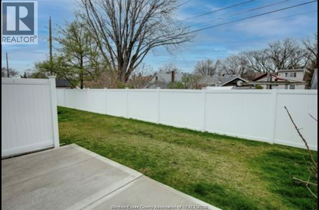 Photo 7 of 1954 Ethan Court, Windsor ON