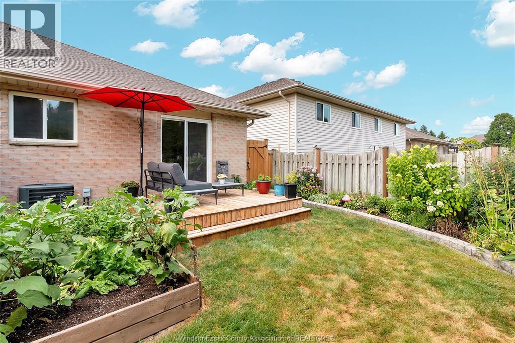 Photo 17 of 10 Villa Court, Chatham ON