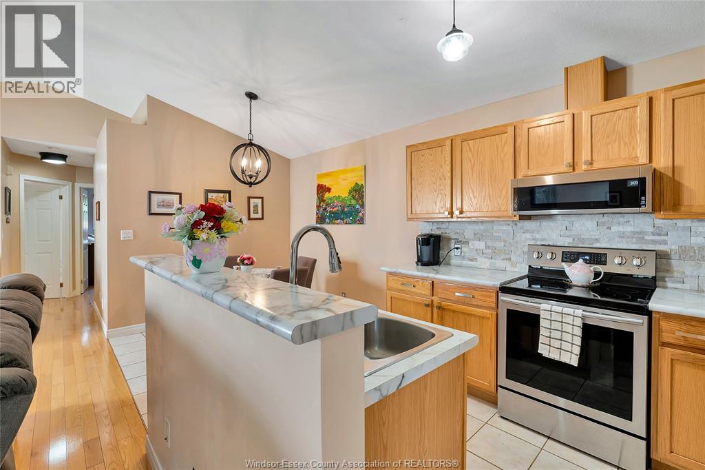 Photo 12 of 10 Villa Court, Chatham ON