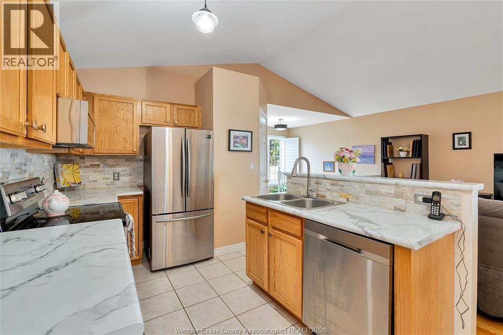 Photo 20 of 10 Villa Court, Chatham ON