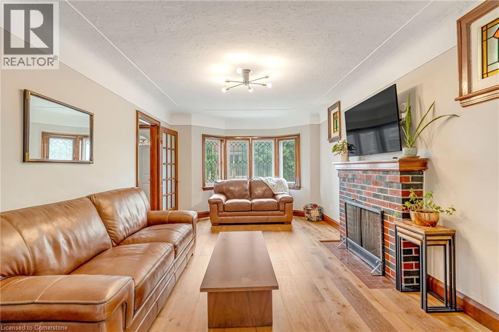 Photo 8 of 52 Delaware Avenue, Hamilton ON