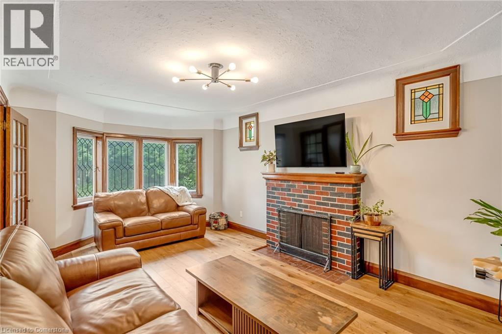 Photo 25 of 52 Delaware Avenue, Hamilton ON