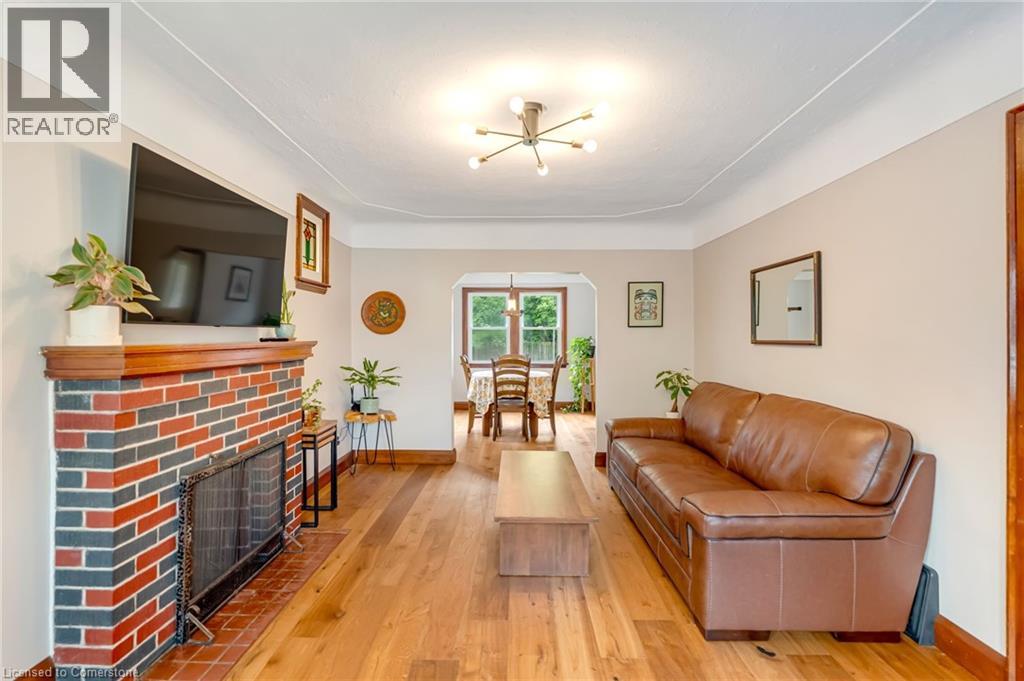 Photo 24 of 52 Delaware Avenue, Hamilton ON