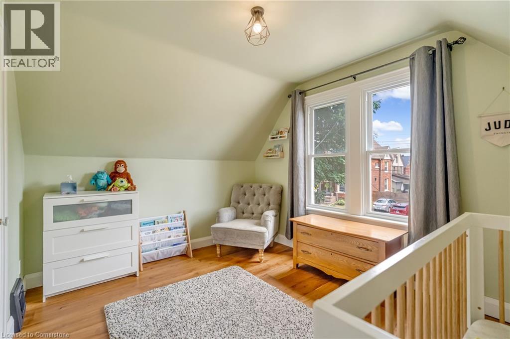 Photo 18 of 52 Delaware Avenue, Hamilton ON