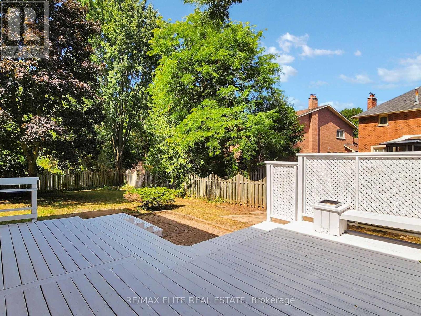 Photo 25 of 8 Millpond Place, Markham ON