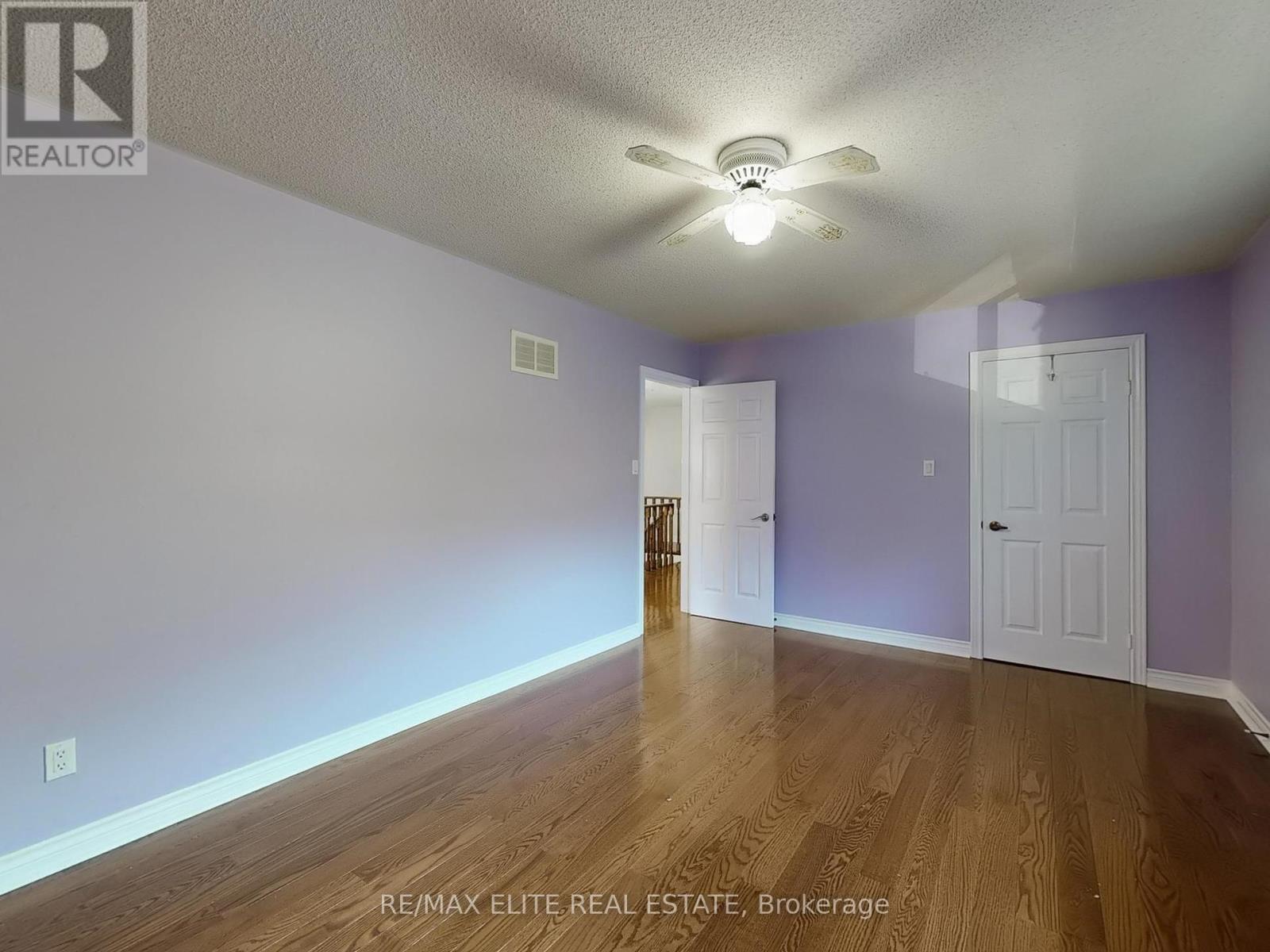 Photo 12 of 8 Millpond Place, Markham ON