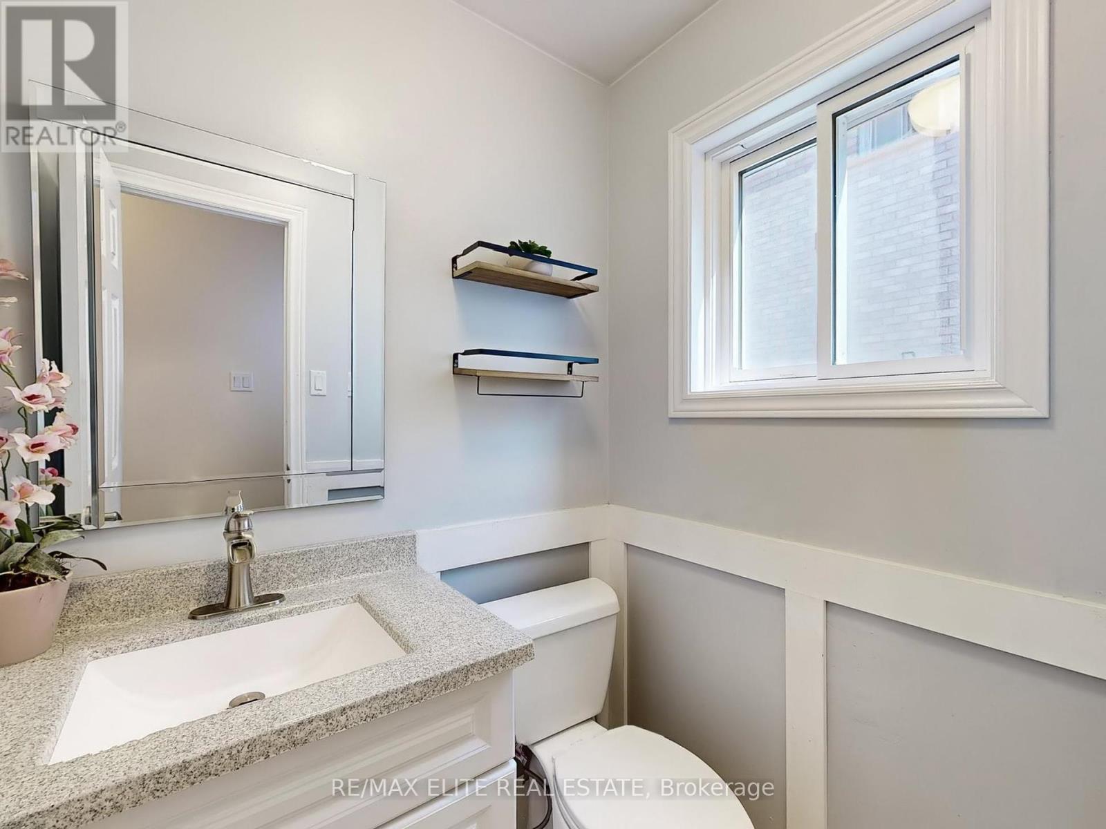 Photo 40 of 8 Millpond Place, Markham ON