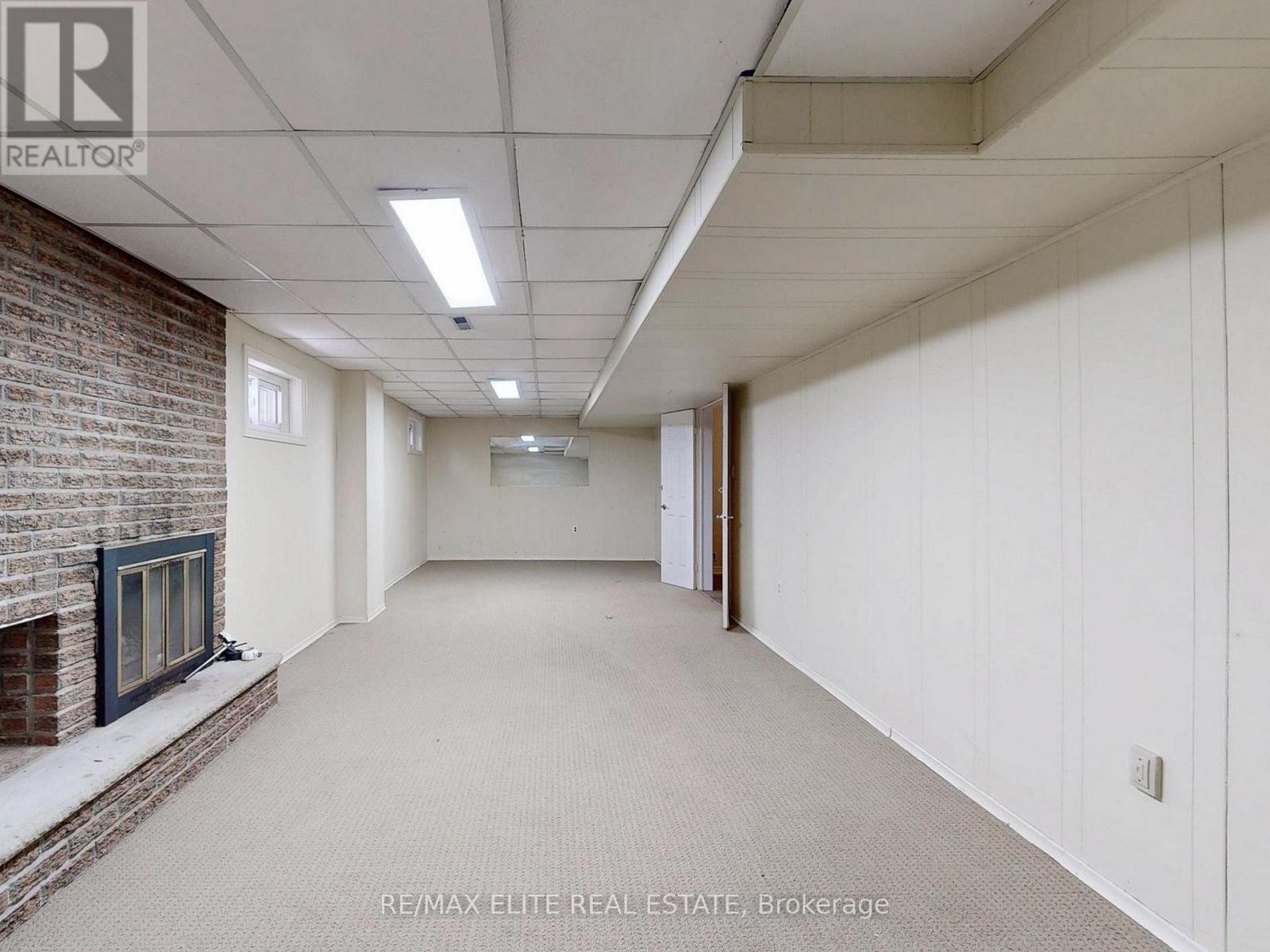 Photo 37 of 8 Millpond Place, Markham ON