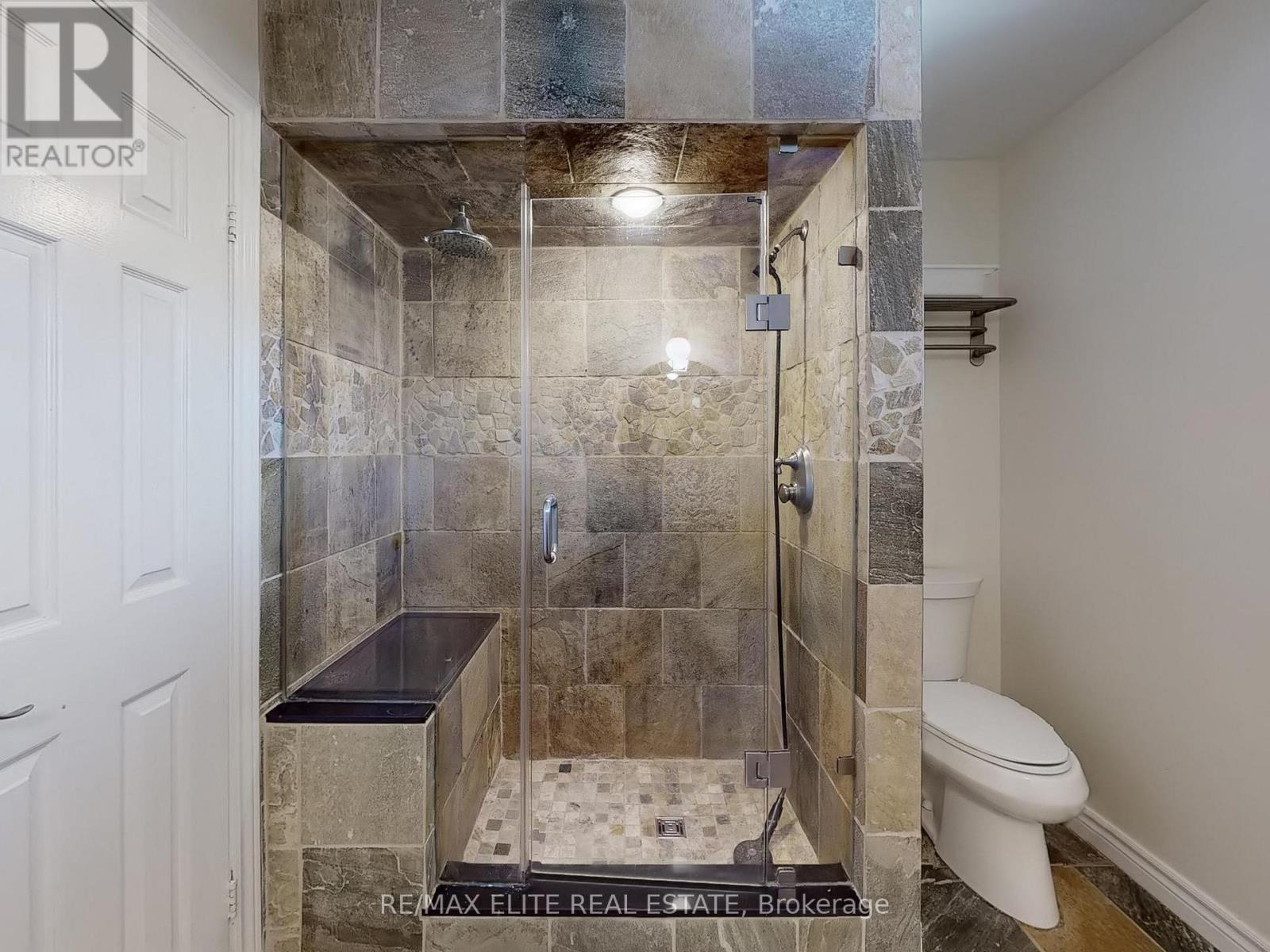 Photo 17 of 8 Millpond Place, Markham ON
