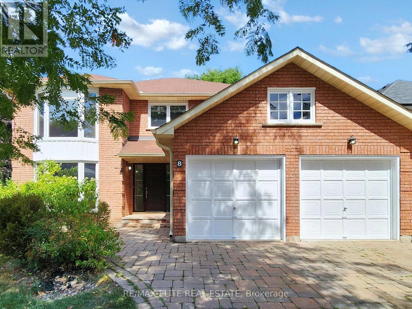 Photo 4 of 8 Millpond Place, Markham ON